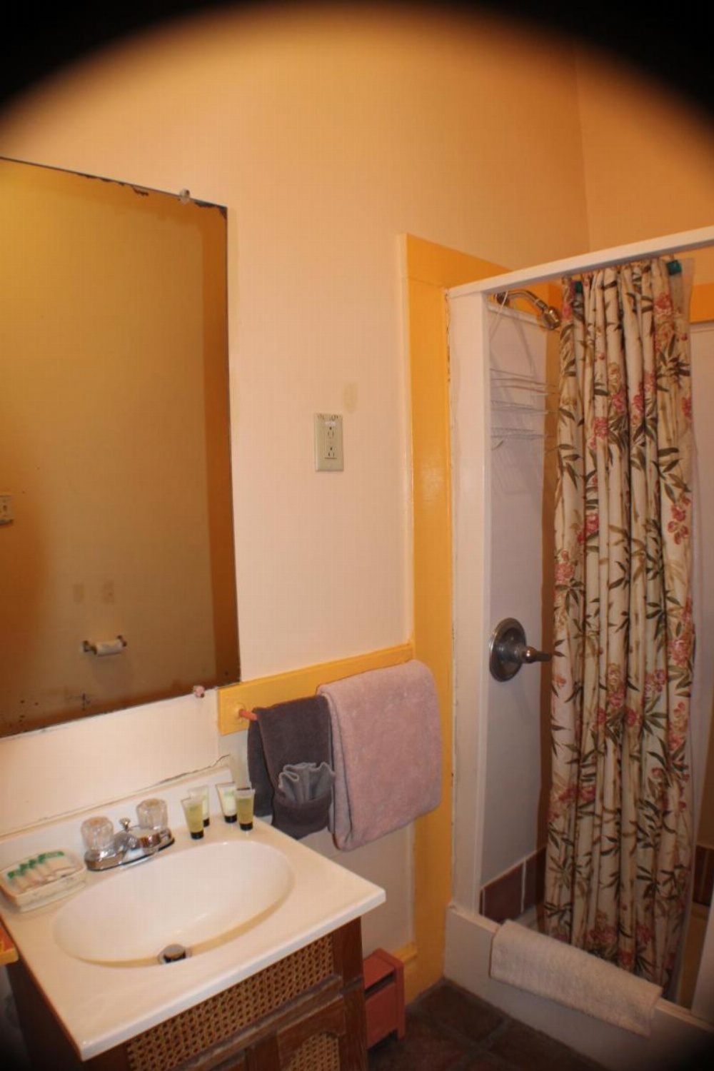 Room image 4