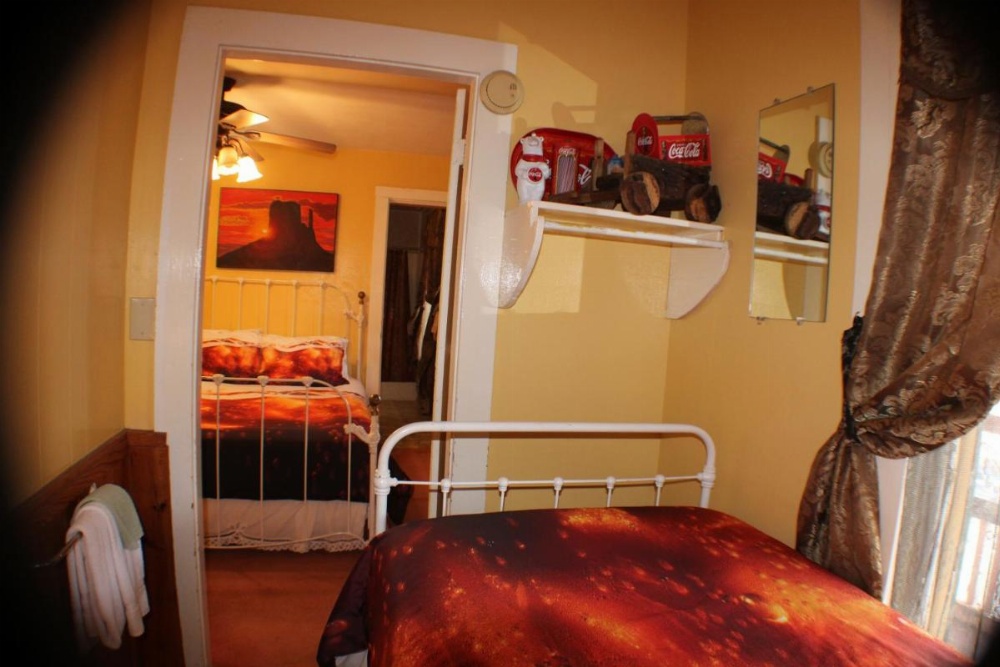 Room image 3