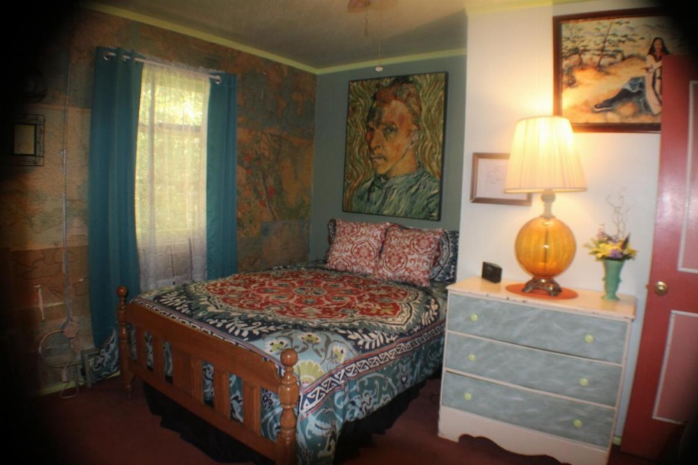 Room image 4